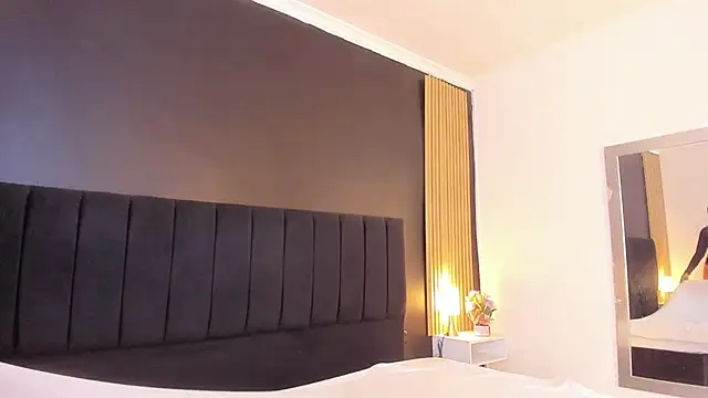 sweetsofia18 online show from September 25, 11:14 am