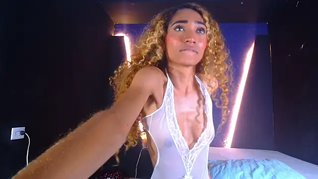 Charlotte Love10 online show from February 3, 3:09 am