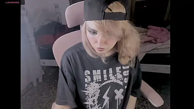 Snapshot of madokapruriens chatting on September 20, 8:26 am madokapruriens online show from September 20, 8:26 am