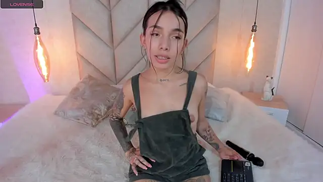 Mollymoon1 online show from January 31, 9:16 pm