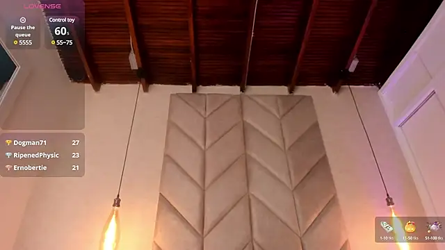 Mollymoon1 online show from February 27, 9:14 pm