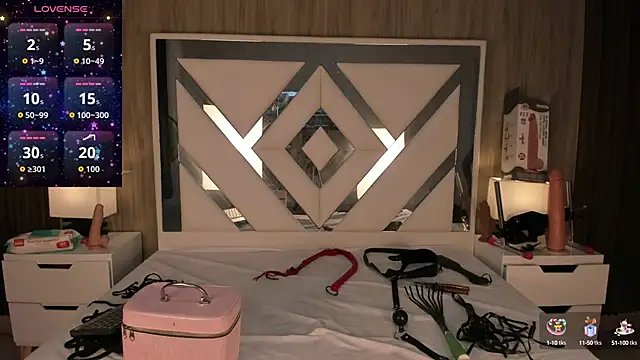 Snapshot of ValentinaThomas chatting on September 28, 3:39 pm ValentinaThomas online show from September 28, 3:39 pm