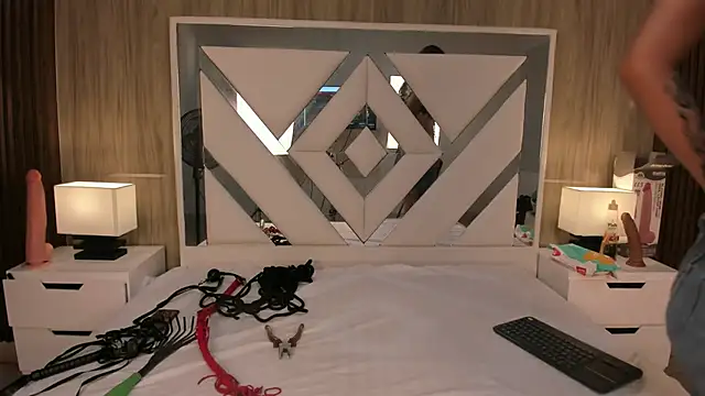 Snapshot of ValentinaThomas chatting on October 4, 7:12 pm ValentinaThomas online show from October 4, 7:12 pm