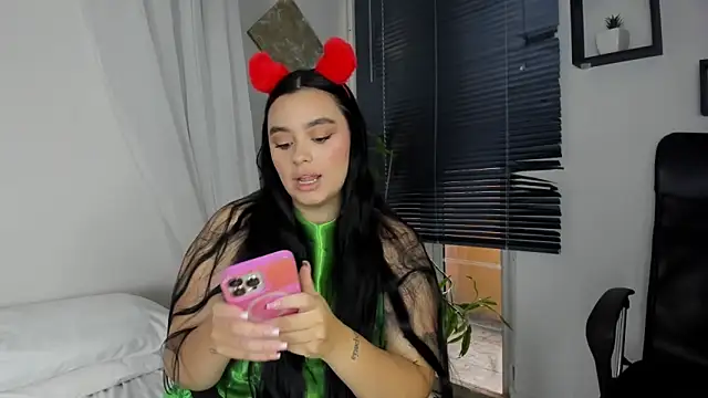 Cristal Cutte online show from December 19, 1:29 pm