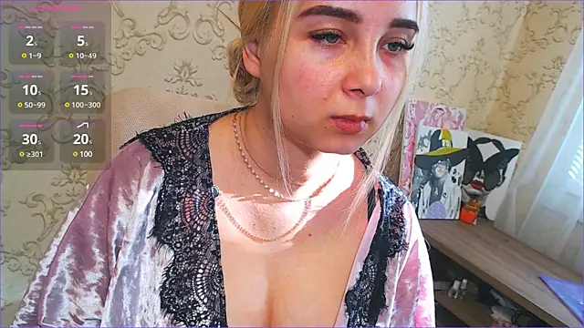 DolphinDreams online show from January 5, 10:10 am