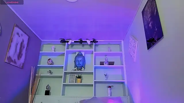 Lucy Williiams online show from March 18, 10:26 pm