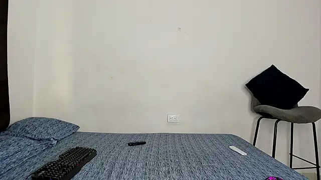 Snapshot of evanscollins chatting on December 14, 9:30 pm evanscollins online show from December 14, 9:30 pm