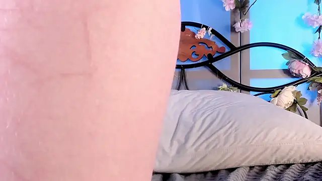 LilianSwall online show from December 16, 8:58 pm