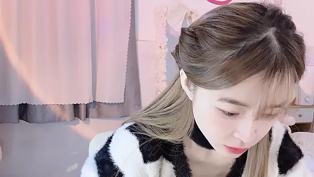 Carly 1 online show from December 18, 12:29 pm