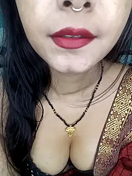 Diamond queeen online show from March 2, 7:45 pm