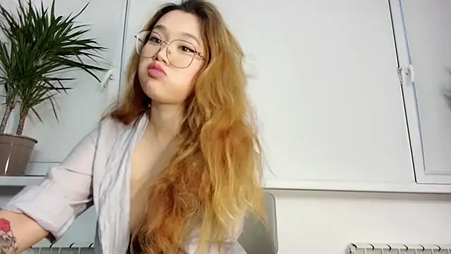 Jennatyan online show from November 24, 10:15 am