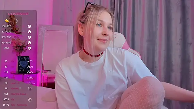 Colleen Blake online show from January 20, 1:18 am