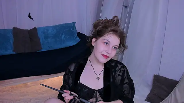 Colleen Blake online show from October 30, 5:02 pm