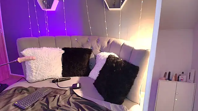 Tiffany sander online show from January 29, 10:43 pm