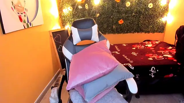 Tiffany sander online show from February 5, 3:34 am