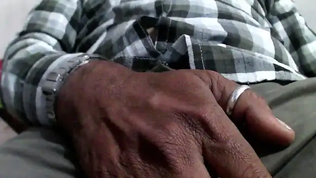 Snapshot of GO_LALA chatting on December 9, 8:33 am GO LALA online show from December 9, 8:33 am