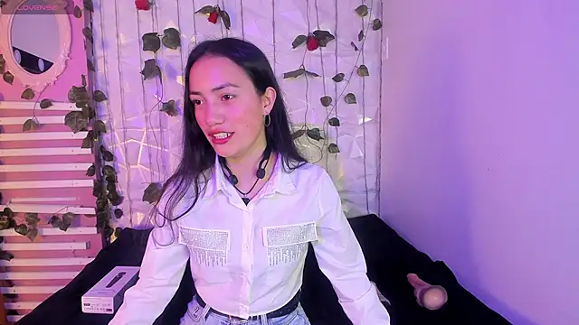 Scarlett  Fox   online show from February 1, 7:23 pm