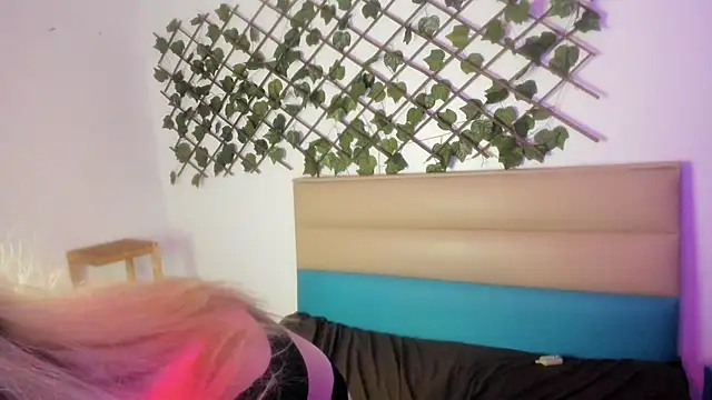 Snapshot of Cloe_five chatting on December 23, 3:44 pm Cloe five online show from December 23, 3:44 pm