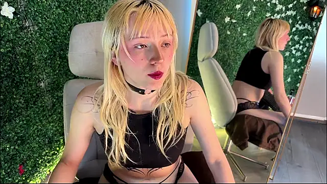 Snapshot of Cloe_five chatting on September 13, 2:50 pm Cloe five online show from September 13, 2:50 pm