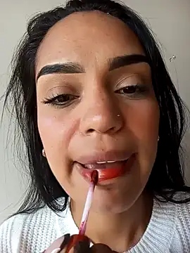 Snapshot of Sara-77 chatting on December 29, 7:32 pm Sara-77 online show from December 29, 7:32 pm