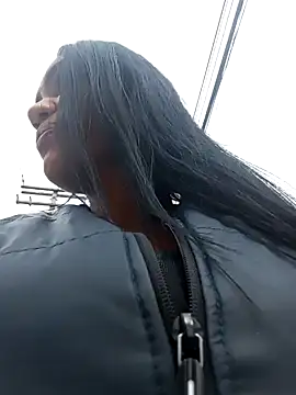 Snapshot of Sara-77 chatting on January 5, 2:30 pm Sara-77 online show from January 5, 2:30 pm