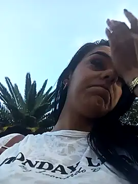 Snapshot of Sara-77 chatting on January 8, 10:37 pm Sara-77 online show from January 8, 10:37 pm