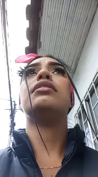 Snapshot of Sara-77 chatting on January 9, 8:44 pm Sara-77 online show from January 9, 8:44 pm