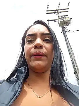 Snapshot of Sara-77 chatting on January 24, 6:25 pm Sara-77 online show from January 24, 6:25 pm