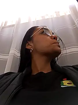 Snapshot of Sara-77 chatting on January 30, 7:48 pm Sara-77 online show from January 30, 7:48 pm