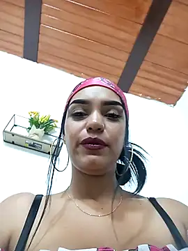 Snapshot of Sara-77 chatting on January 31, 6:47 pm Sara-77 online show from January 31, 6:47 pm