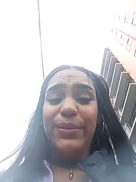 Snapshot of Sara-77 chatting on February 5, 5:20 pm Sara-77 online show from February 5, 5:20 pm