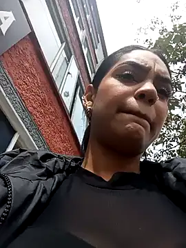 Snapshot of Sara-77 chatting on February 11, 3:18 pm Sara-77 online show from February 11, 3:18 pm