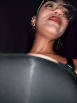 Snapshot of Sara-77 chatting on September 9, 3:17 am Sara-77 online show from September 9, 3:17 am