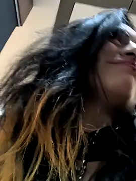 Lila Desiree online show from December 23, 12:14 am