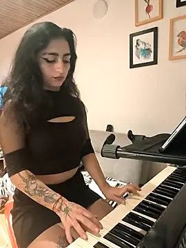 Lila Desiree online show from November 17, 11:21 pm