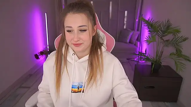 Snapshot of GentleAdellee chatting on January 17, 1:46 pm GentleAdellee online show from January 17, 1:46 pm