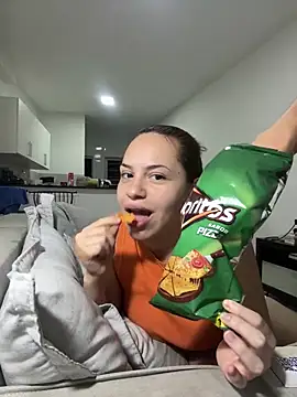 AgnesCampp online show from March 9, 12:10 am