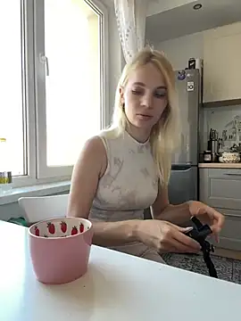 Snapshot of DonorDi chatting on February 25, 8:03 am DonorDi online show from February 25, 8:03 am