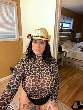 TexasTattooedHouseWife online show from February 21, 3:43 pm