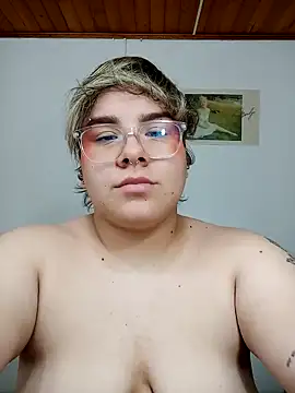 Snapshot of amalia_love chatting on January 30, 10:19 pm amalia love online show from January 30, 10:19 pm