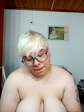 Snapshot of amalia_love chatting on September 25, 5:33 am amalia love online show from September 25, 5:33 am