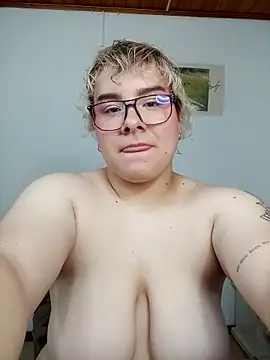 Snapshot of amalia_love chatting on November 27, 4:20 pm amalia love online show from November 27, 4:20 pm