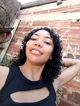 Snapshot of lianisrose chatting on January 10, 7:32 pm lianisrose online show from January 10, 7:32 pm