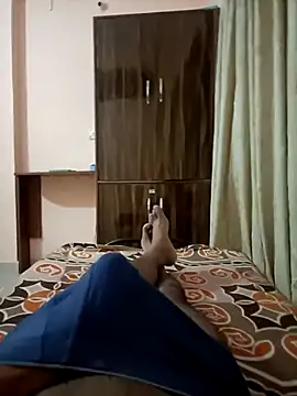 RRahullove69 online show from September 18, 5:26 pm