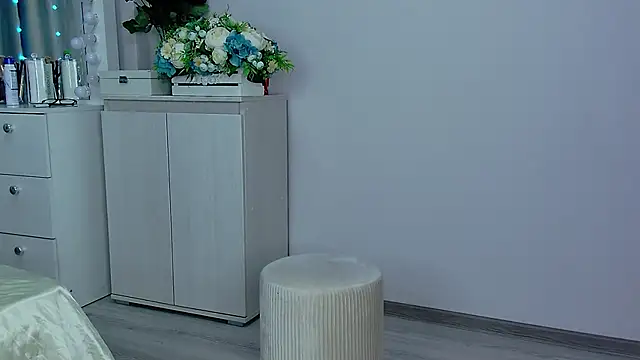 honey yani online show from March 17, 1:24 am