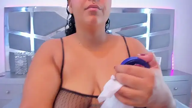 Tiffanymiller00 online show from December 4, 12:58 pm