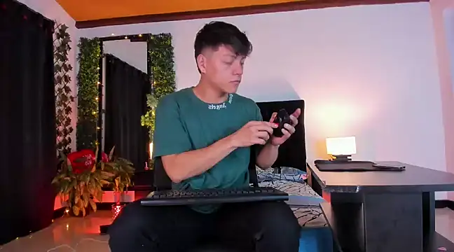 Valentino  X online show from February 18, 11:55 am