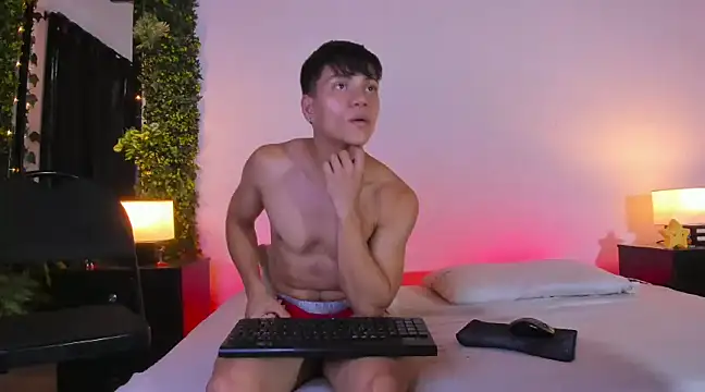 Valentino  X online show from March 4, 4:30 pm