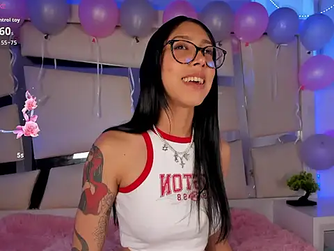 Snapshot of Mis__lola chatting on November 11, 9:15 pm Mis lola online show from November 11, 9:15 pm