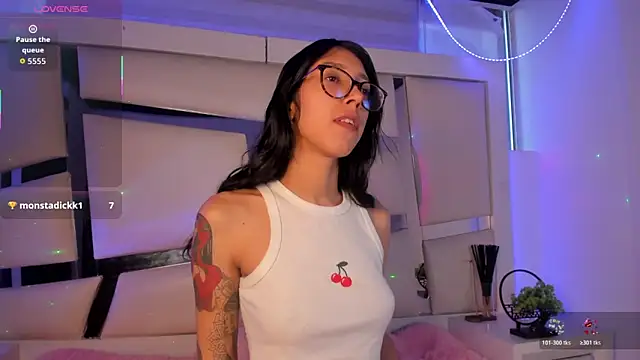 Snapshot of Mis__lola chatting on November 29, 10:13 pm Mis lola online show from November 29, 10:13 pm